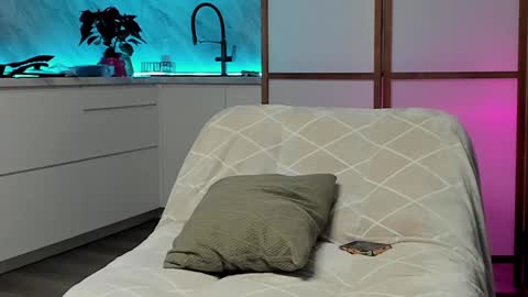 Snapshot of lina_n_kitty chatting on 5, 12, 2024 Lina - online show from 5, 12, 2024