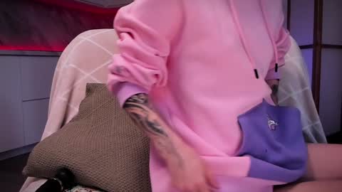 Snapshot of lina_n_kitty chatting on 12, 12, 2024 Lina - online show from 12, 12, 2024