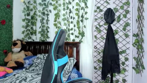 Snapshot of lina_paola chatting on 12, 11, 2025 paola online show from 12, 11, 2025