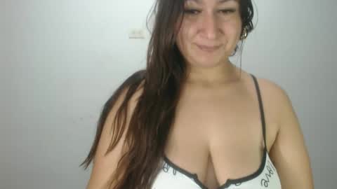 Snapshot of lina_playful chatting on 29, 11, 2025 iiisabella online show from 29, 11, 2025