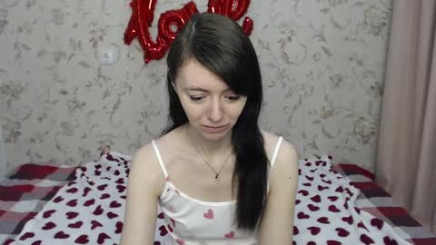 Lina Rouge online show from 5, 3, 2025