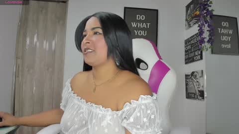 LINA SANCHEZ online show from 31, 1, 2025