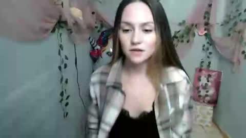 Lina online show from 6, 12, 2024