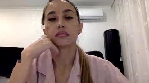 linavora online show from 4, 12, 2025