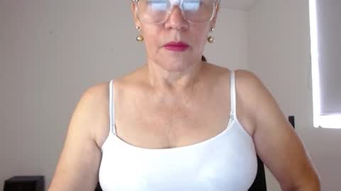 Snapshot of linda_hanna1977 chatting on 24, 11, 2025 Linda Hanna online show from 24, 11, 2025