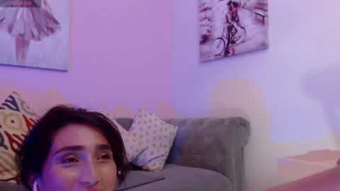 Maria Paula online show from 23, 12, 2024