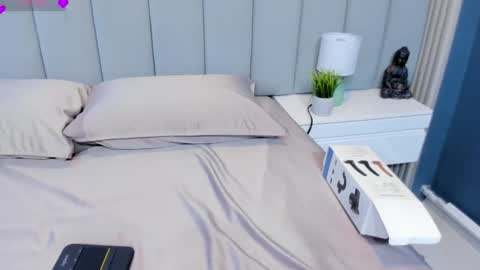 linda_sofi__ online show from 8, 3, 2026