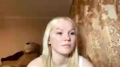 Snapshot of lindabreines chatting on 1, 12, 2025 Luna online show from 1, 12, 2025