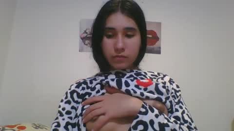 lindra0956 online show from 9, 1, 2025