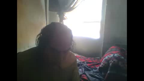 Snapshot of linseyyy chatting on 12, 2, 2025 belledelfyyy online show from 12, 2, 2025