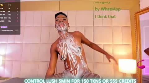 Snapshot of linsyadams chatting on 24, 12, 2024 online show from 24, 12, 2024