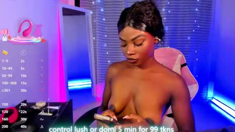 Snapshot of linsyadams chatting on 11, 9, 2025 online show from 11, 9, 2025