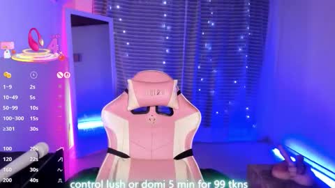 Snapshot of linsyadams chatting on 26, 9, 2025 online show from 26, 9, 2025