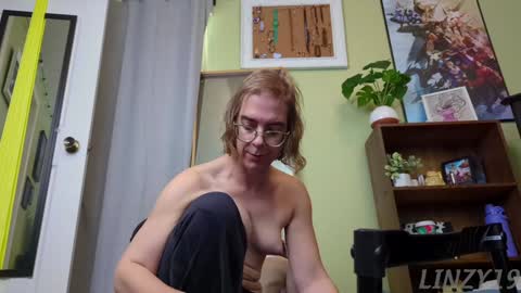 Snapshot of linzy19 chatting on 31, 12, 2024 Linzy19 online show from 31, 12, 2024