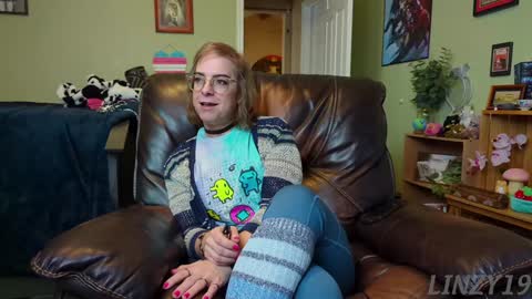 Snapshot of linzy19 chatting on 28, 1, 2025 Linzy19 online show from 28, 1, 2025