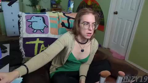 Snapshot of linzy19 chatting on 20, 2, 2025 Linzy19 online show from 20, 2, 2025