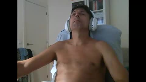 Snapshot of liongr69 chatting on 11, 9, 2025 liongr69 online show from 11, 9, 2025