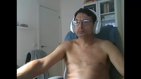 Snapshot of liongr69 chatting on 16, 10, 2025 liongr69 online show from 16, 10, 2025