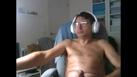 Snapshot of liongr69 chatting on 20, 10, 2025 liongr69 online show from 20, 10, 2025