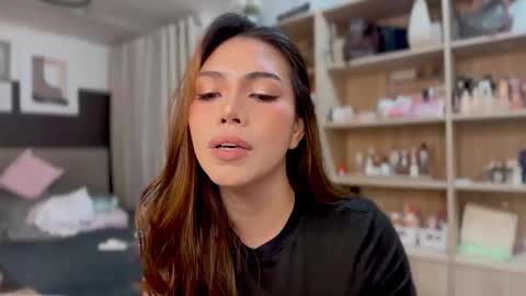 Liora of Ophir online show from 15, 11, 2025