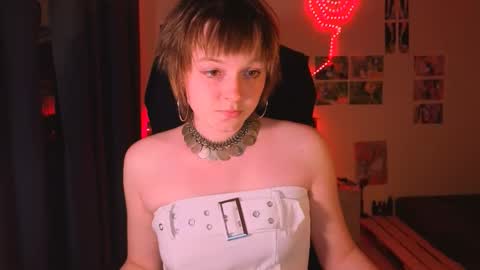 lini online show from 28, 9, 2025