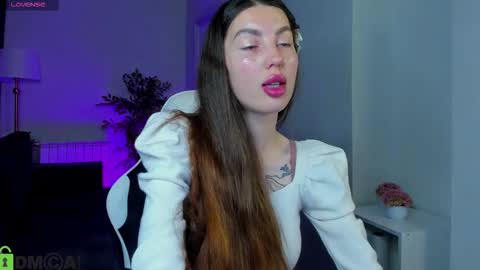 Lira revery online show from 18, 11, 2025