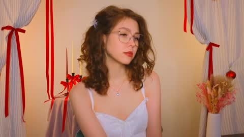 Snapshot of lisa_roses chatting on 20, 12, 2024 Lisa online show from 20, 12, 2024