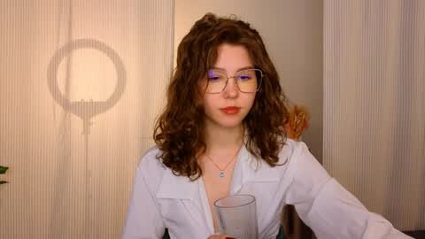 Snapshot of lisa_roses chatting on 11, 1, 2025 Lisa online show from 11, 1, 2025