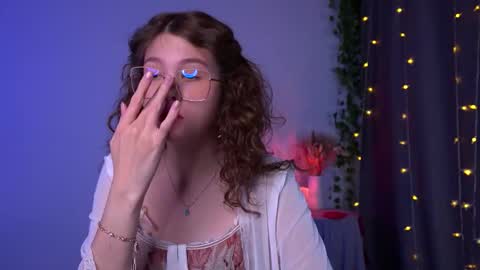 Snapshot of lisa_roses chatting on 18, 10, 2025 Lisa online show from 18, 10, 2025