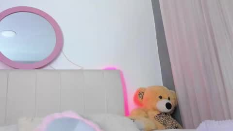 Snapshot of lisaa_a chatting on 2, 2, 2025 Lisa online show from 2, 2, 2025