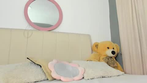 Snapshot of lisaa_a chatting on 1, 3, 2025 Lisa online show from 1, 3, 2025