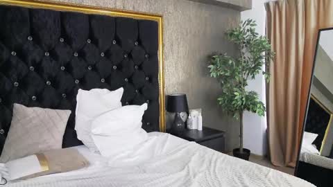 lisacroft online show from 22, 2, 2025