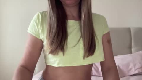 Snapshot of lisaflower1 chatting on 2, 12, 2025 Lisa online show from 2, 12, 2025