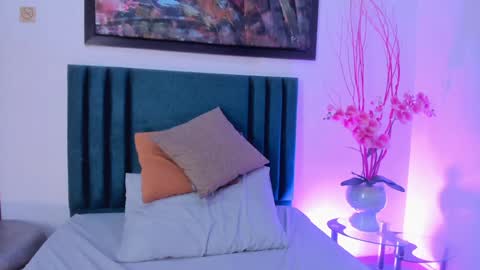 LisaHadwiin online show from 12, 12, 2024