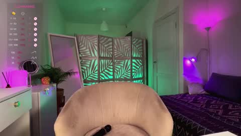 Lisa  online show from 19, 11, 2025