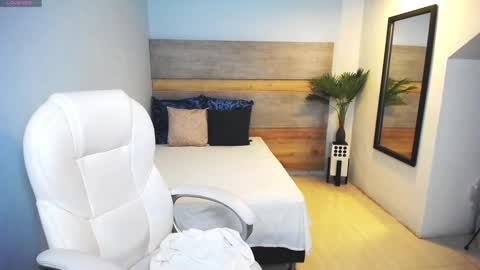 Liseth Fox online show from 25, 2, 2025