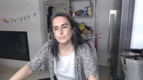 Snapshot of lisettelaroche chatting on 3, 12, 2025 Lisette LaRoche online show from 3, 12, 2025