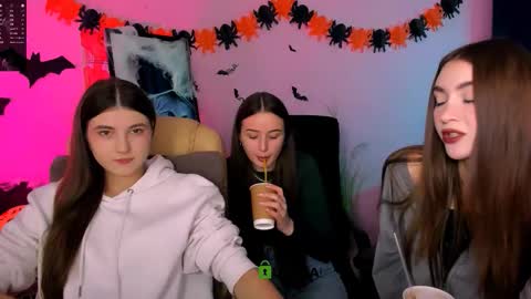 Snapshot of lissa_night chatting on 25, 10, 2025 lissa_night online show from 25, 10, 2025