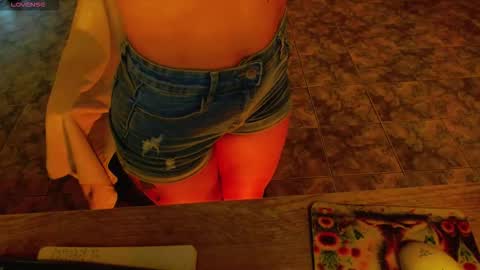 Snapshot of lisstaylor chatting on 13, 11, 2025 Liss online show from 13, 11, 2025