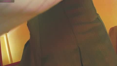 Snapshot of lisstaylor chatting on 28, 11, 2025 Liss online show from 28, 11, 2025