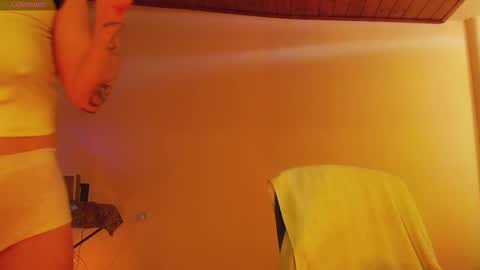 Snapshot of lisstaylor chatting on 4, 12, 2025 Liss online show from 4, 12, 2025