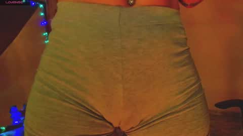 Snapshot of lisstaylor chatting on 5, 12, 2025 Liss online show from 5, 12, 2025