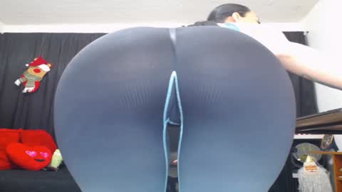 LITA a sexy milf online show from 3, 1, 2025