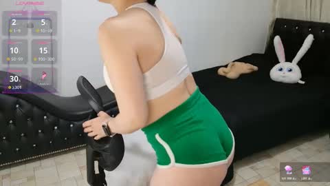 LITA a sexy milf online show from 2, 3, 2026