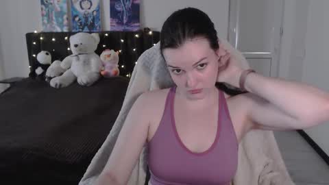 Snapshot of little__flowers chatting on 16, 9, 2025 little__flowers online show from 16, 9, 2025