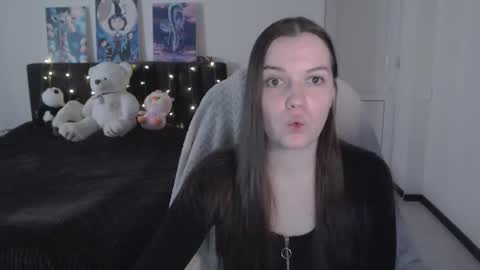 Snapshot of little__flowers chatting on 26, 10, 2025 little__flowers online show from 26, 10, 2025