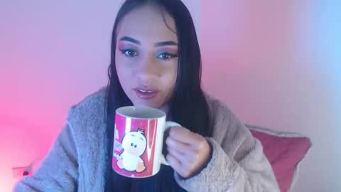 Snapshot of little_aphrodite2 chatting on 27, 9, 2025 Aliciaparaisss online show from 27, 9, 2025