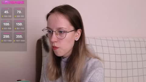 Snapshot of little_bliss chatting on 28, 11, 2025 little_bliss online show from 28, 11, 2025