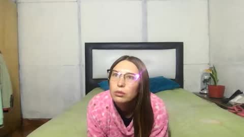 Snapshot of little_devil_diablita90 chatting on 19, 9, 2025 Diablita online show from 19, 9, 2025