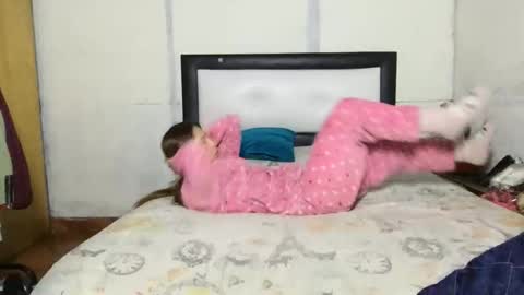 Snapshot of little_devil_diablita90 chatting on 25, 10, 2025 Diablita online show from 25, 10, 2025